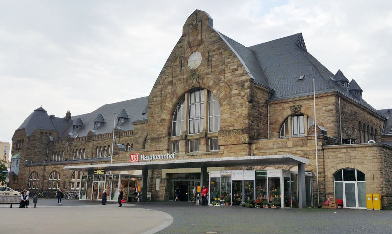 Der Aachener Bahnhof.